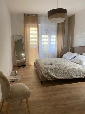 2 bedrooms, WiFi, bed sheets - THE POPE'S HOUSE beautiful panoramic VI floor apartment near the vatican (Roma)