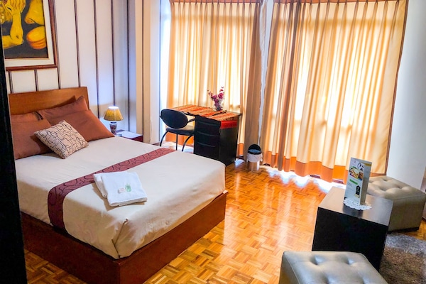 Executive Room, 1 Double Bed | Individually decorated, individually furnished, blackout drapes