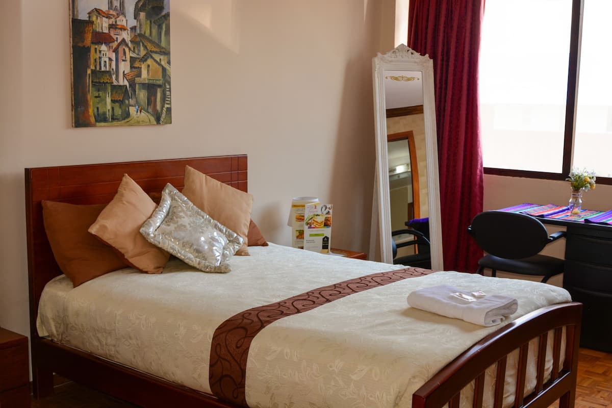 Executive Room, 1 Double Bed | Blackout drapes, soundproofing, iron/ironing board (on request)