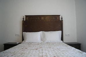 4 bedrooms, WiFi, bed sheets