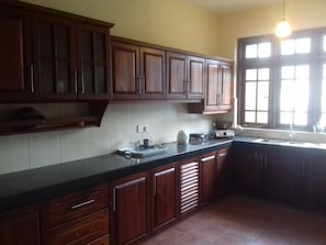Departamento Confort | Decoración personalizada, muebles diferentes y escritorio 