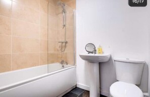 Toallas y papel de baño 