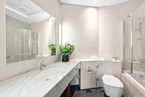 Classic Studio | Bathroom