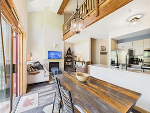 Interior - Amazing Inside & Out! 2 Bed, Loft, Updated, HotTub (Dillon)