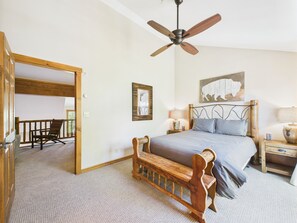 2 bedrooms, desk, iron/ironing board, travel crib - Amazing Inside & Out! 2 Bed, Loft, Updated, HotTub (Dillon)