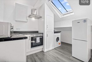 Private kitchen - Bradford City Centre Apartment 6 (Bradford)