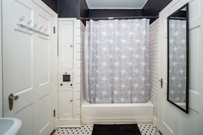 Asciugacapelli, bidet, asciugamani