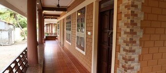 Dazzle Dew Memories - Deluxe Family Double Room