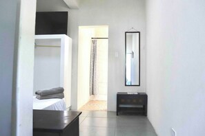 1 quarto, ferros/tábuas de passar roupa, Wi-Fi, roupa de cama