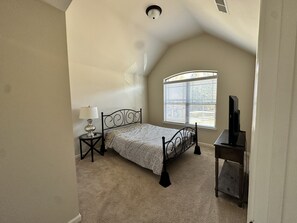 4 Schlafzimmer, Bügeleisen/Bügelbrett, WLAN, Bettwäsche