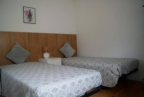 2 bedrooms, WiFi, bed sheets