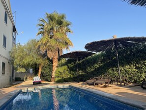 Pool - 2 Bed Flat - Sleeps 6 - Pool - Garden - Parking (Milna)