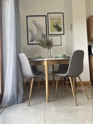 Apartment | Dining