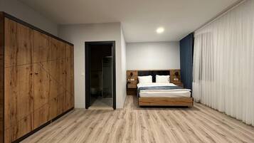 Standard Room | Egyptian cotton sheets, premium bedding, free minibar, desk