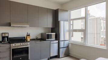 Comfort Studio | Private kitchen | Full-size fridge, microwave, oven, stovetop