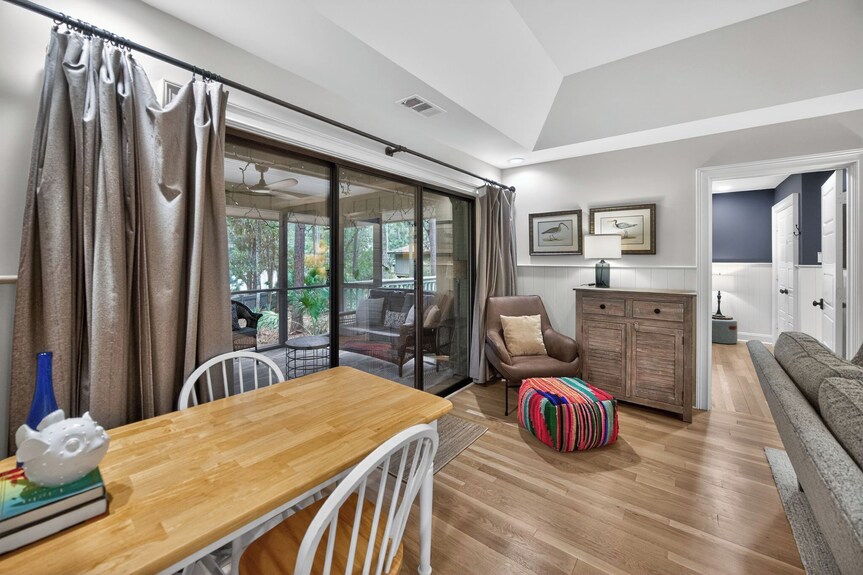 Walk To Beach, Pool And Community Dock - Kiawah Island, SC