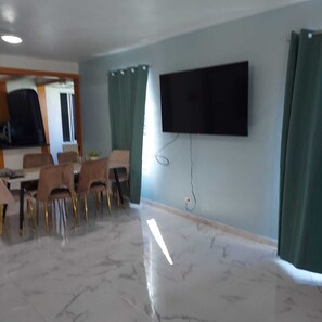Dining - !A 5 minutos del Aeropuerto! condominio familiar (Santo Domingo Este)