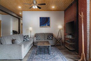 经典公寓 | 起居区 | 智能电视