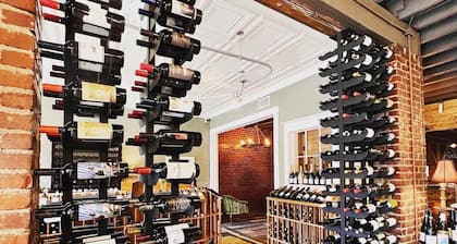 The NuWray Hotel & Carriage House