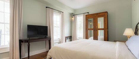 1 habitación, decoración personalizada y muebles diferentes