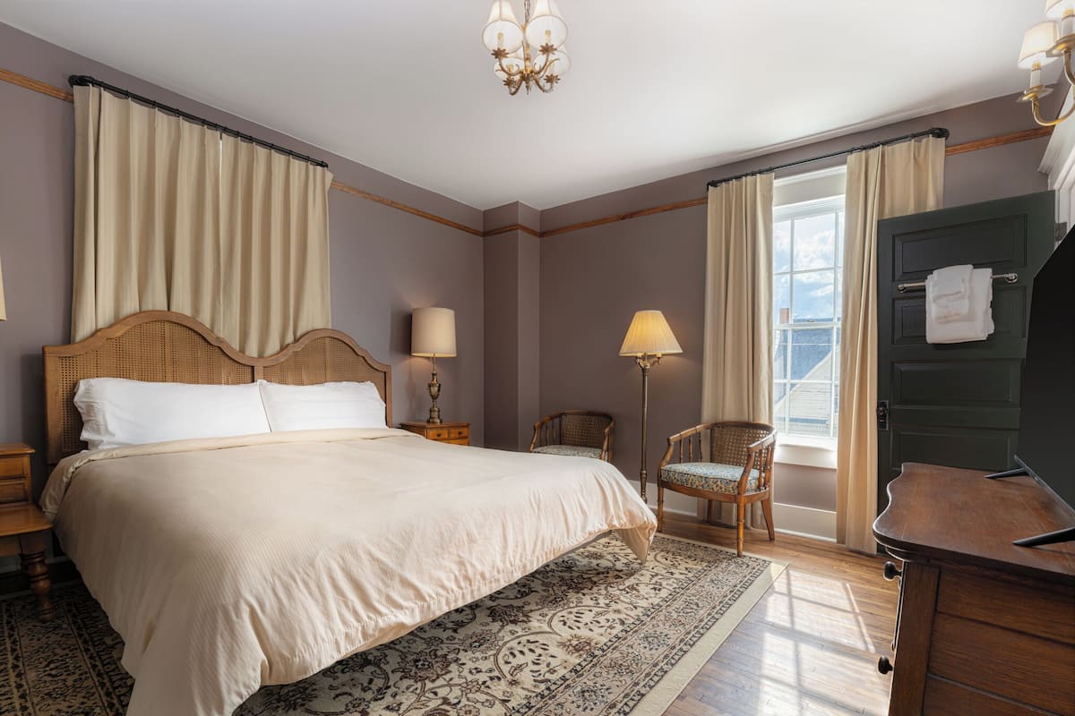 Standard Room | Individually decorated, individually furnished, iron/ironing board