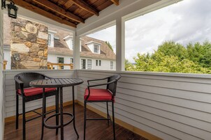 Deluxe Room | Balcony