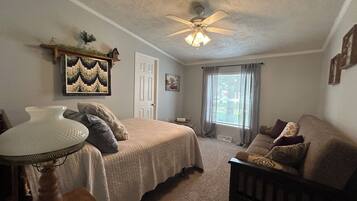 3 Schlafzimmer, BĂŒgeleisen/BĂŒgelbrett, kostenloses WLAN, BettwĂ€sche