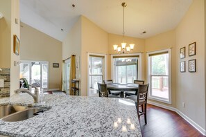 Interior - McCormick Home: Monticello Golf Club Getaway! (McCormick)
