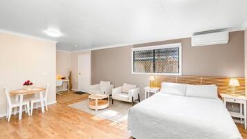 1 bedroom, desk, iron/ironing board, free WiFi