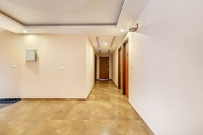 Lobby - Treebo Expo Mart Inn, Greater Noida (Greater Noida)