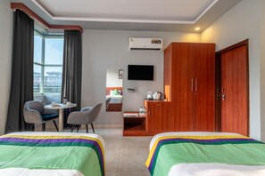 Habitación Deluxe | Caja de seguridad en la habitación, escritorio y insonorización 