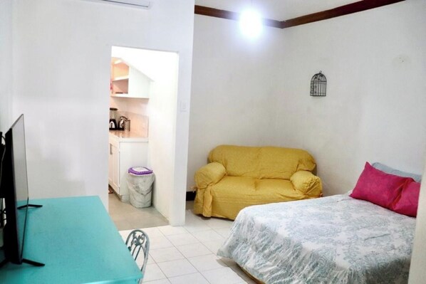 1 chambre, fer et planche à repasser, Wi-Fi, draps fournis