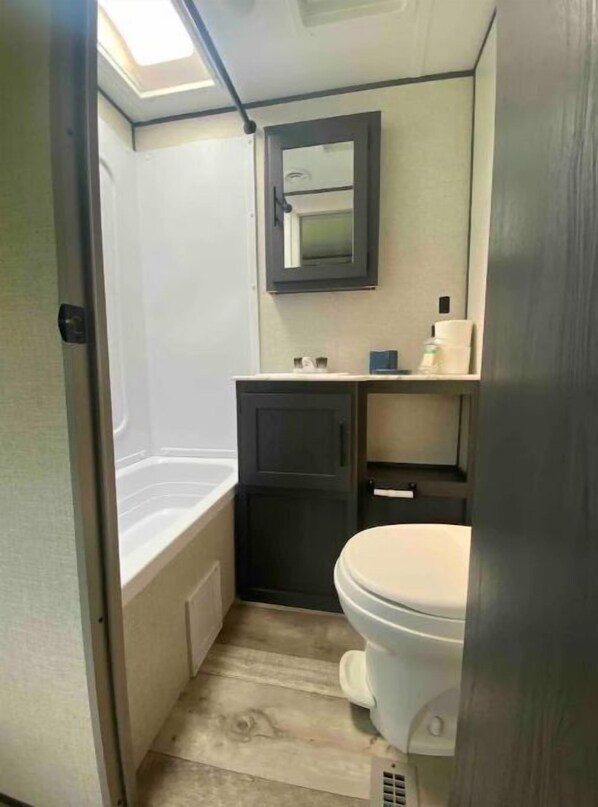 Towels, soap, shampoo, toilet paper