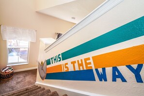 Interior - Tropical Tiki Family Retreat 5 mi. to Disney Magic -Ariel/Moana/Star Wars/Stitch (Kissimmee)