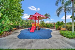 Children’s area - Tropical Tiki Family Retreat 5 mi. to Disney Magic -Ariel/Moana/Star Wars/Stitch (Kissimmee)