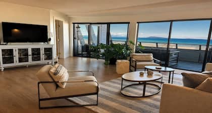Stunning Beachfront Condo: Whale Watching & Cruise Ship Views