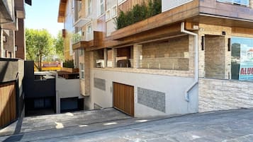 Basic Apartment | Exterior
