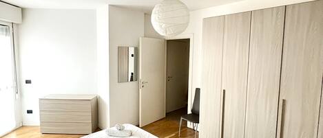 1 chambre, fer et planche à repasser, Wi-Fi gratuit, draps fournis