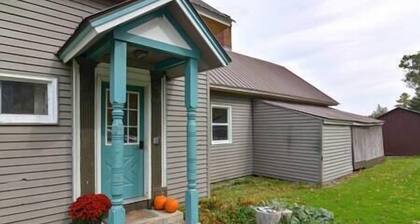 Farmhouse with Mountain Views Near Stowe/Smuggs