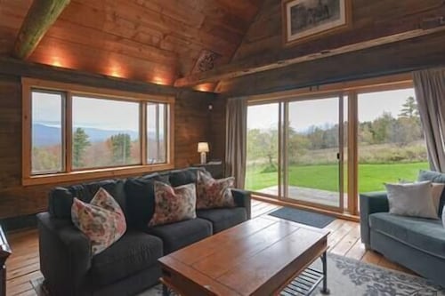 Farmhouse with Mountain Views Near Stowe/Smuggs