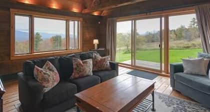 Farmhouse with Mountain Views Near Stowe/Smuggs