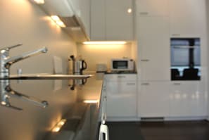 Comfort Apartment | Private kitchen | Fridge, microwave, oven, stovetop - Nest - Steinentorberg (Basel)