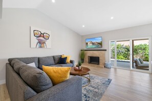 Smart-TV, Kamin, Tischfußball