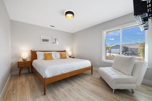 4 bedrooms, iron/ironing board, travel cot, free WiFi