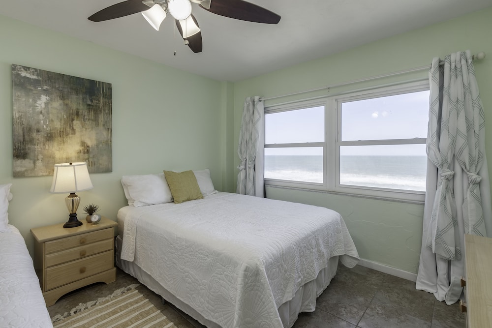 Oceanfront Getaway 2 Bedroom Condo with Beach Views! South Patrick