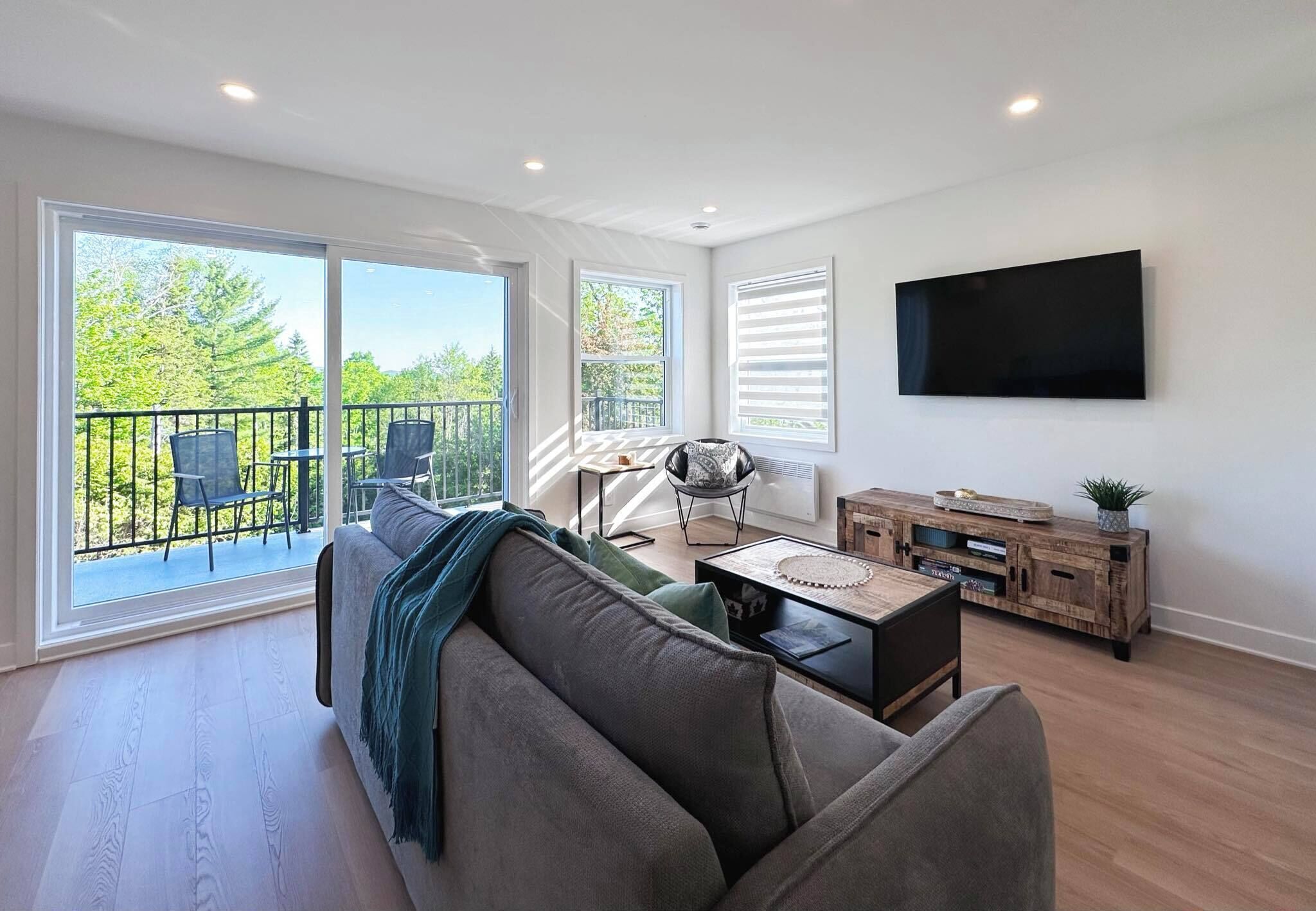 Una Smart TV, libros