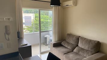 Apartment | Living area | TV