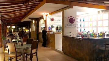 Bar (en el alojamiento)