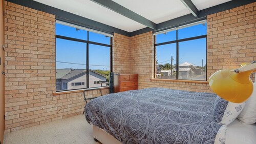 7 Murrah Street- Ample space, featuring a superb enclosed entertainment area with views