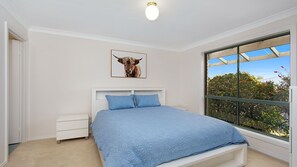 3 bedrooms, iron/ironing board, free WiFi, bed sheets